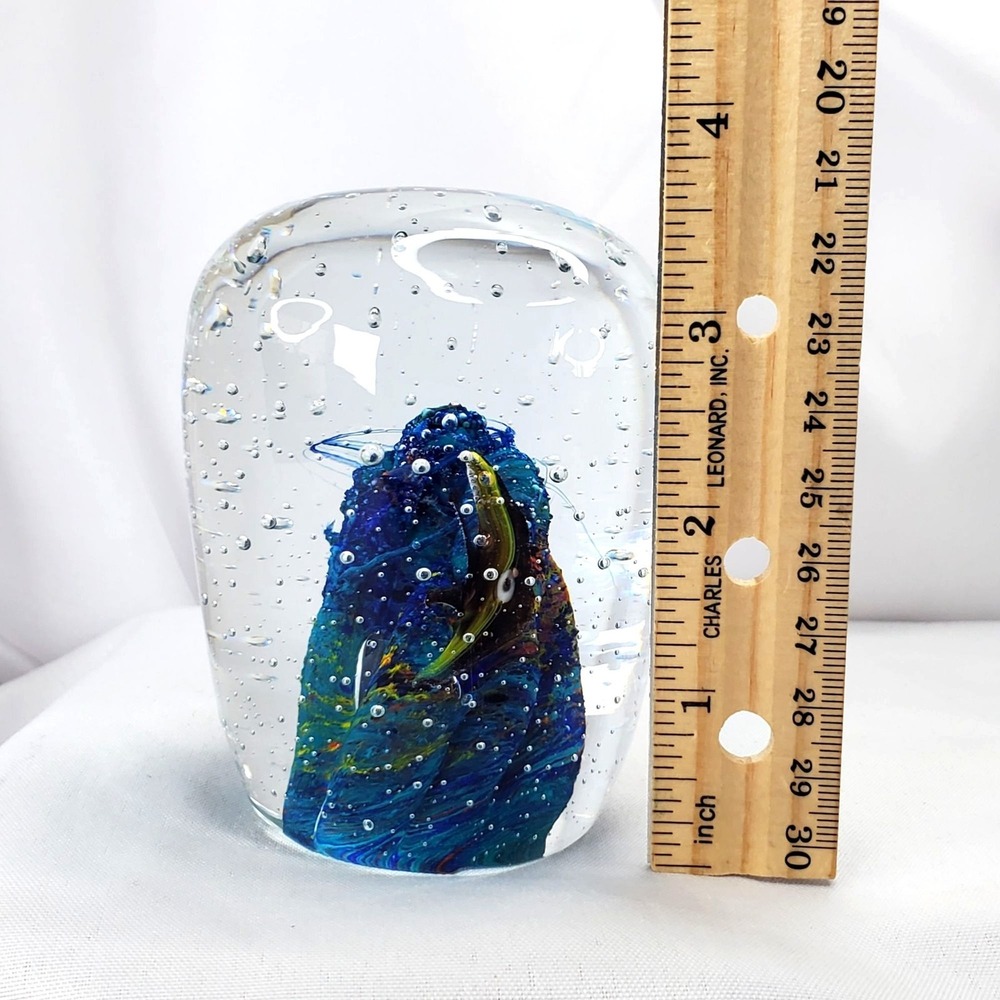 Dynasty Gallery Hand Blown Glass Aquarium Paperweight Fish Coral Bubbles 3.5" - Picture 4 of 11